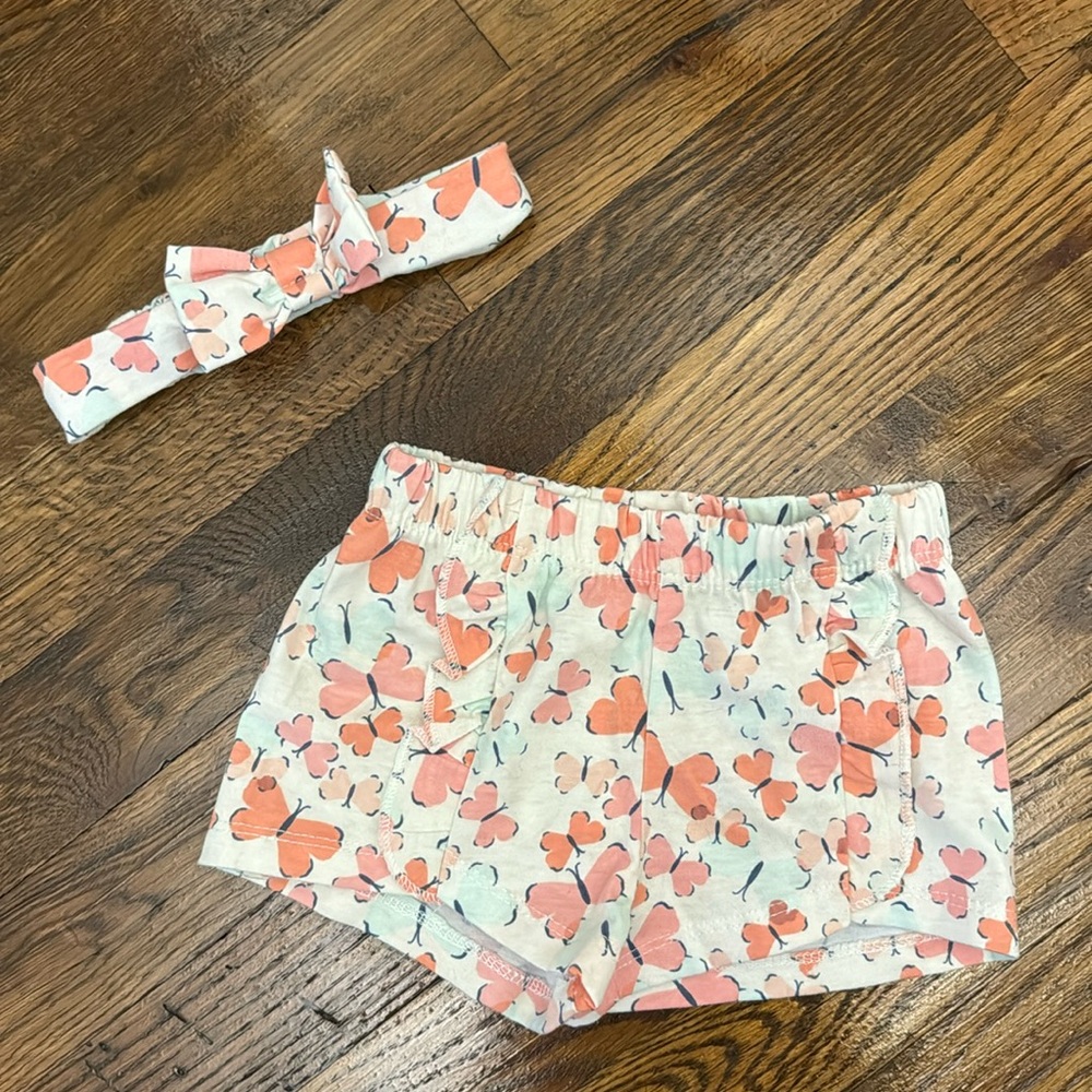 Tahari 2-6 month shorts with matching bow